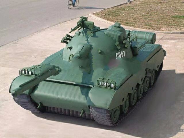 山海关军用充气坦克车